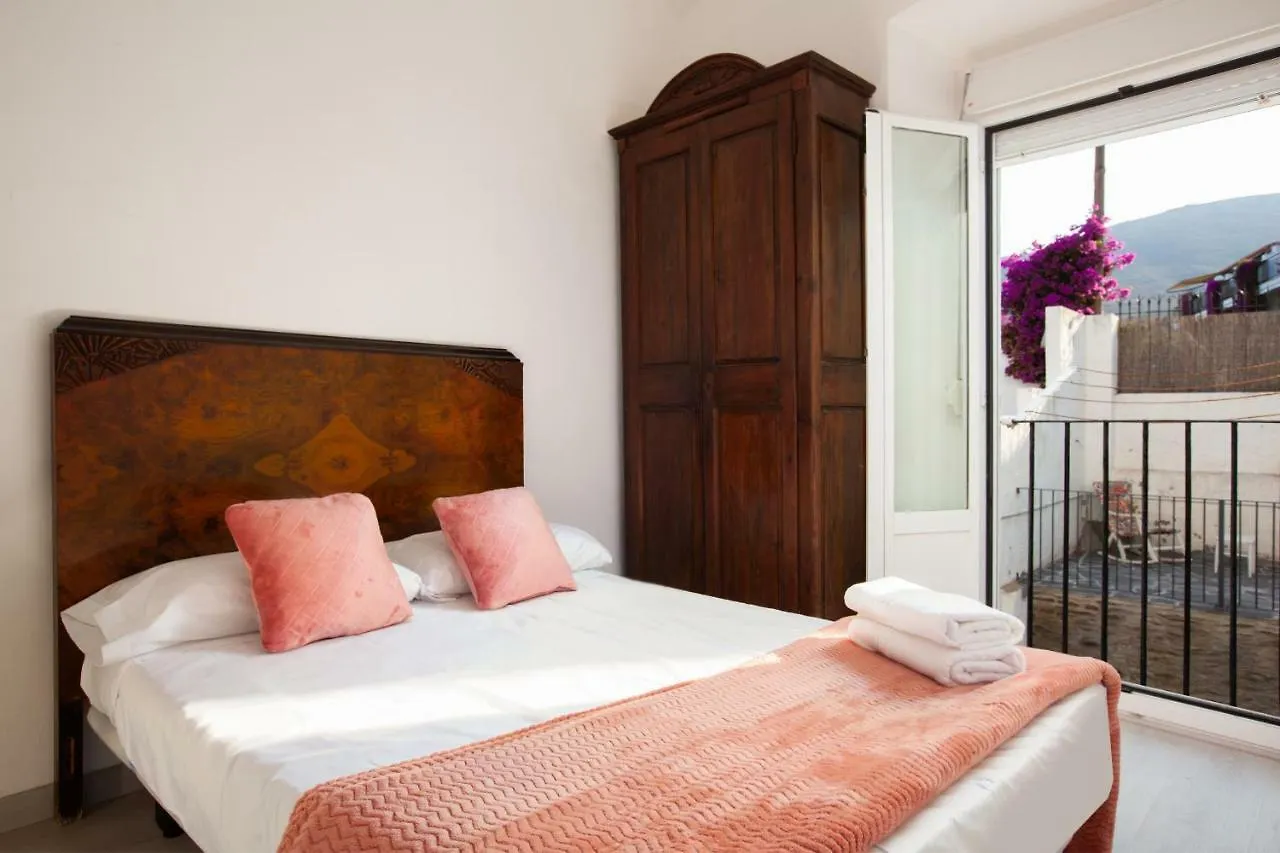 Akira Flats Cadaques Llane Apartment
