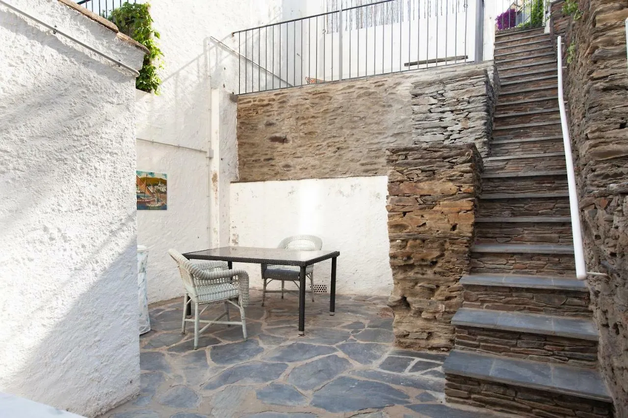Akira Flats Cadaques Llane Apartment 0*,  Spain