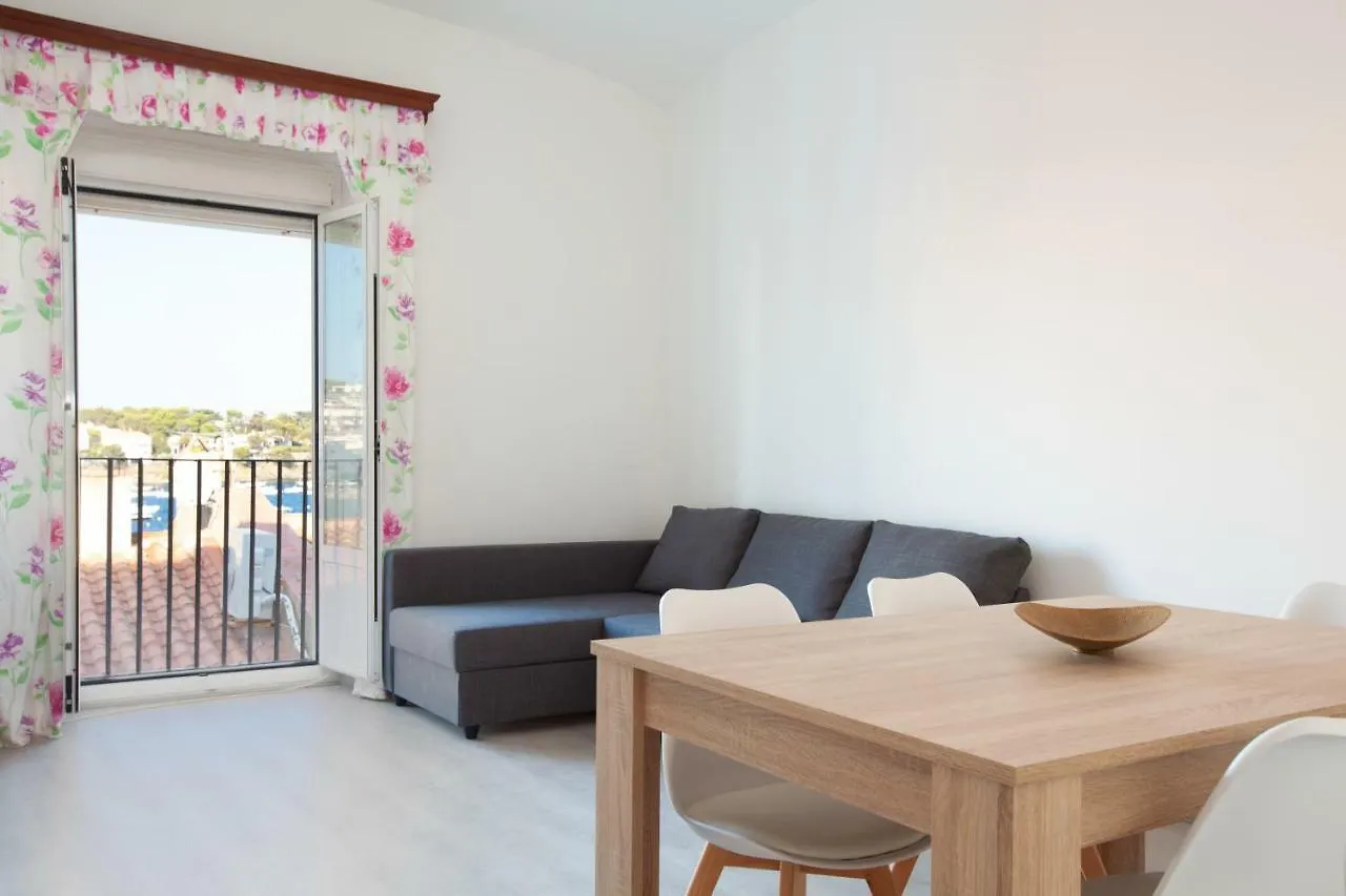 Akira Flats Cadaques Llane Apartment