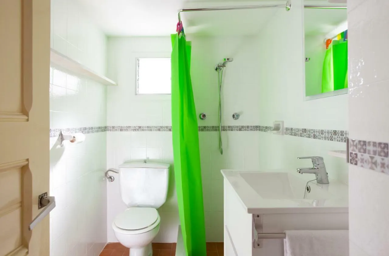 Akira Flats Cadaques Llane Apartment